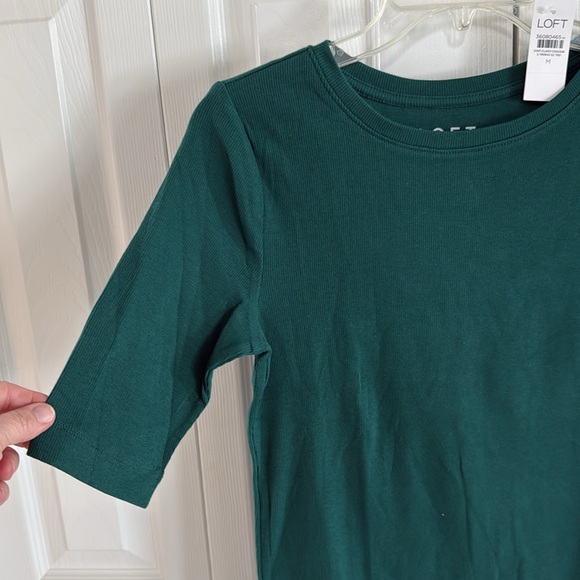 NWT LOFT Women's Pine Green Ribbed Crew Neck Longer Sleeved Tee - Size M - Picture 2 of 8